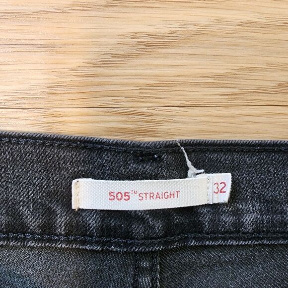 Levis 505 Denim Jeans womens 32 Straight Leg Black Faded Rockstar Grunge 36x32 - Picture 2 of 12